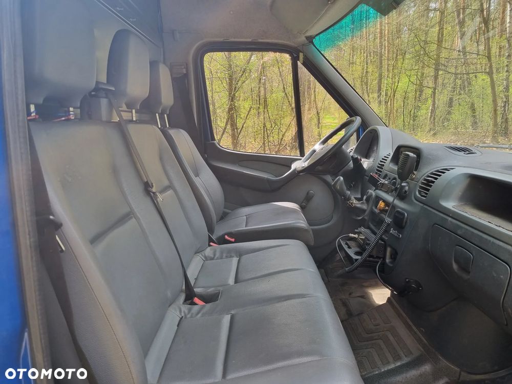 Mercedes-Benz Sprinter - 10