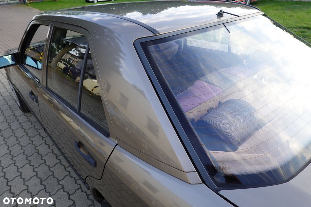 Mercedes-Benz W124 (1984-1993) - 13