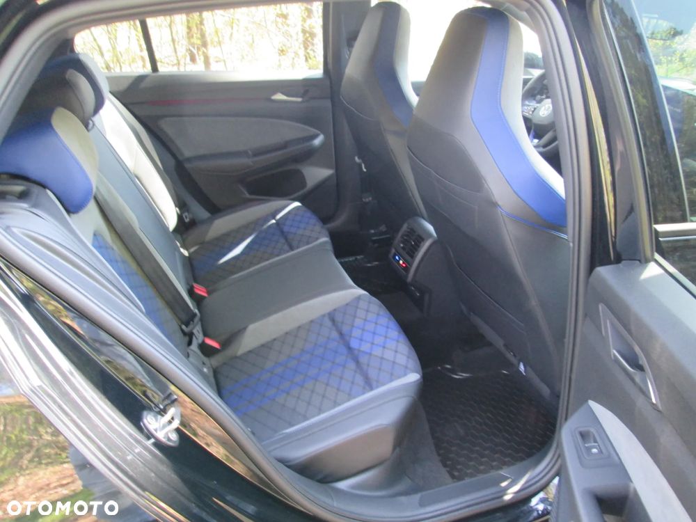 Volkswagen Golf - 36