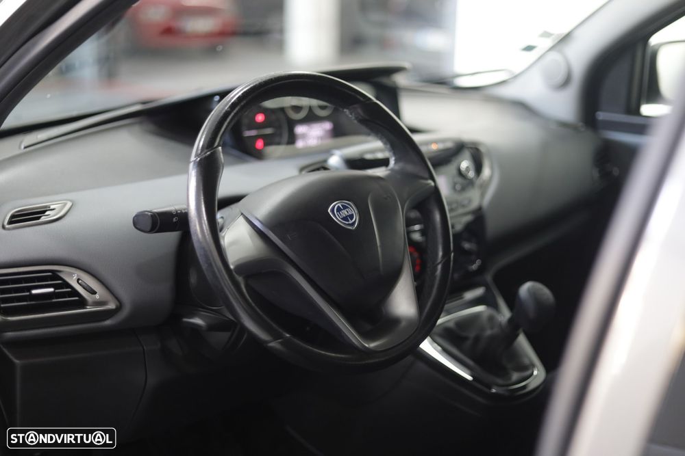 Lancia Ypsilon 1.3 M-jet S&S Urban - 16