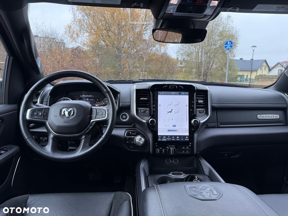 RAM 1500 5.7 Crew Cab Laramie - 10