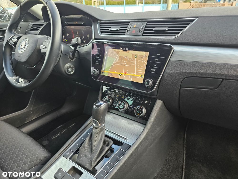 Skoda Superb 2.0 TDI SCR Style DSG - 19