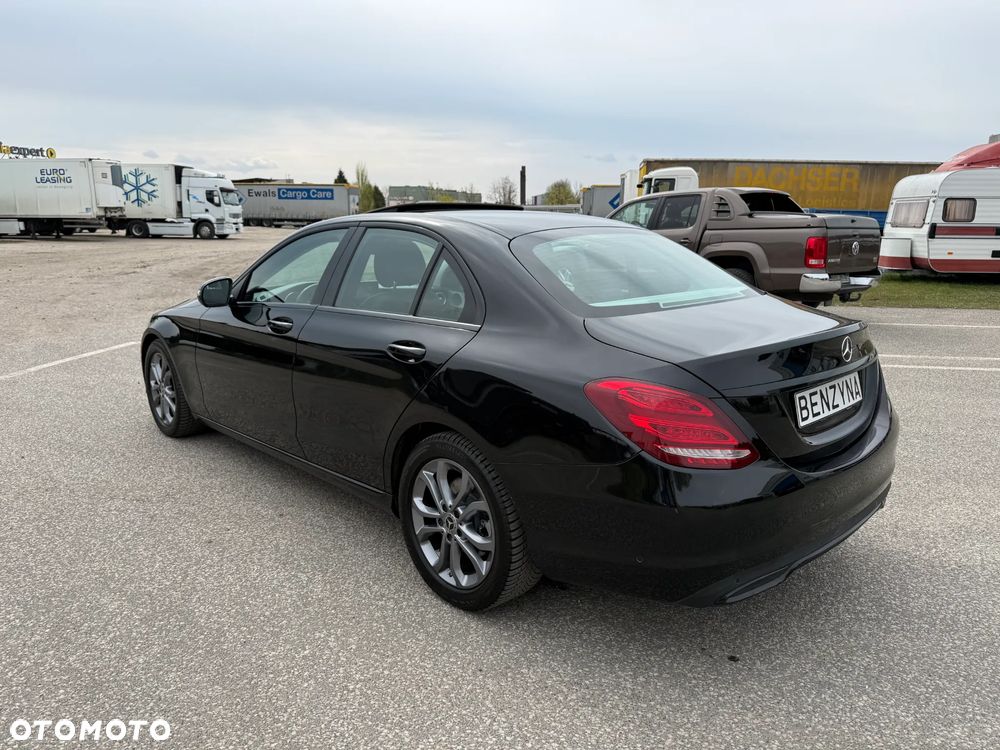 Mercedes-Benz Klasa C 180 7G-TRONIC Exclusive - 37