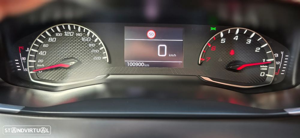 Peugeot 2008 1.2 PureTech Allure - 19