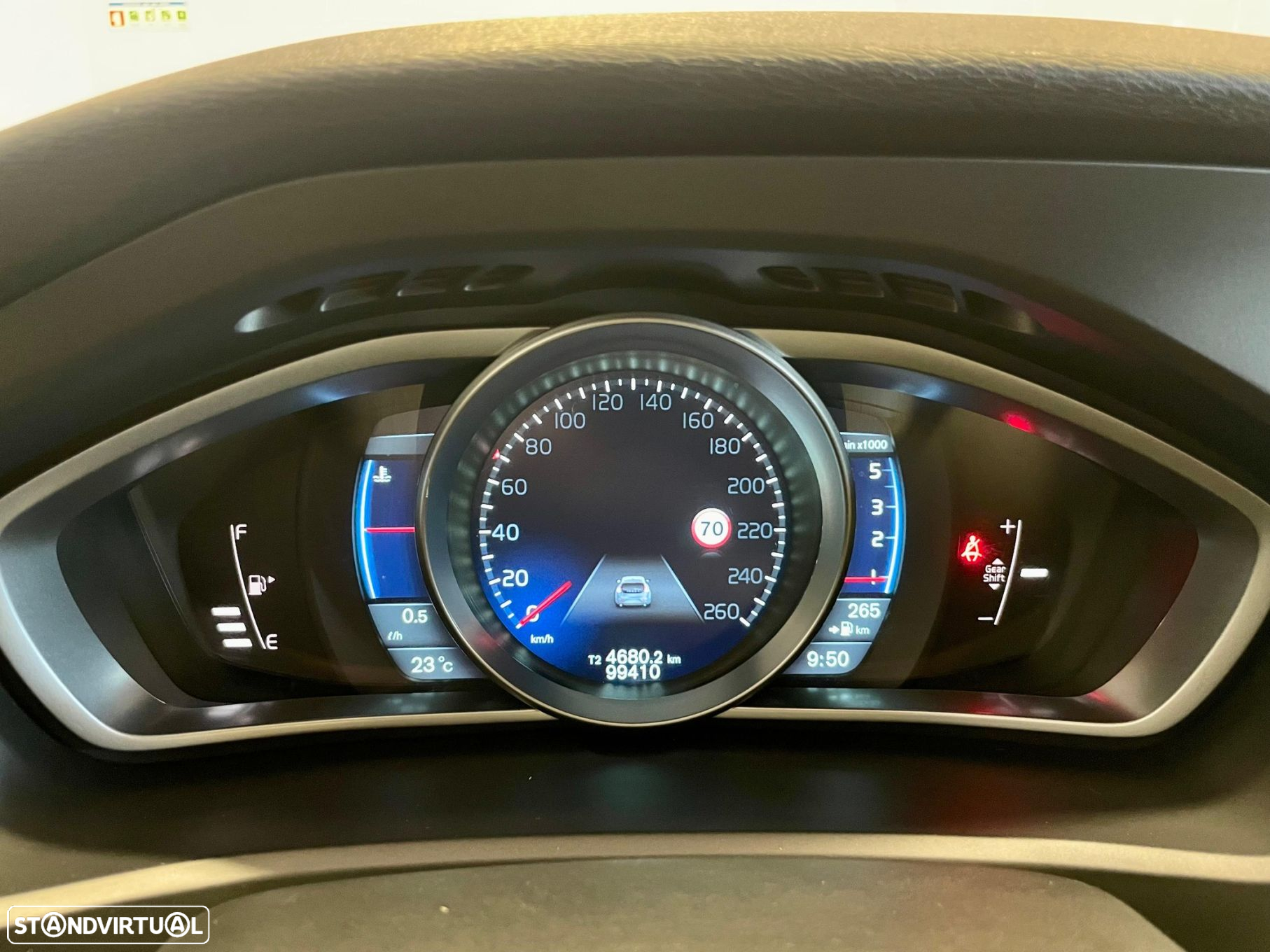 Volvo V40 1.6 D2 R-Design - 22
