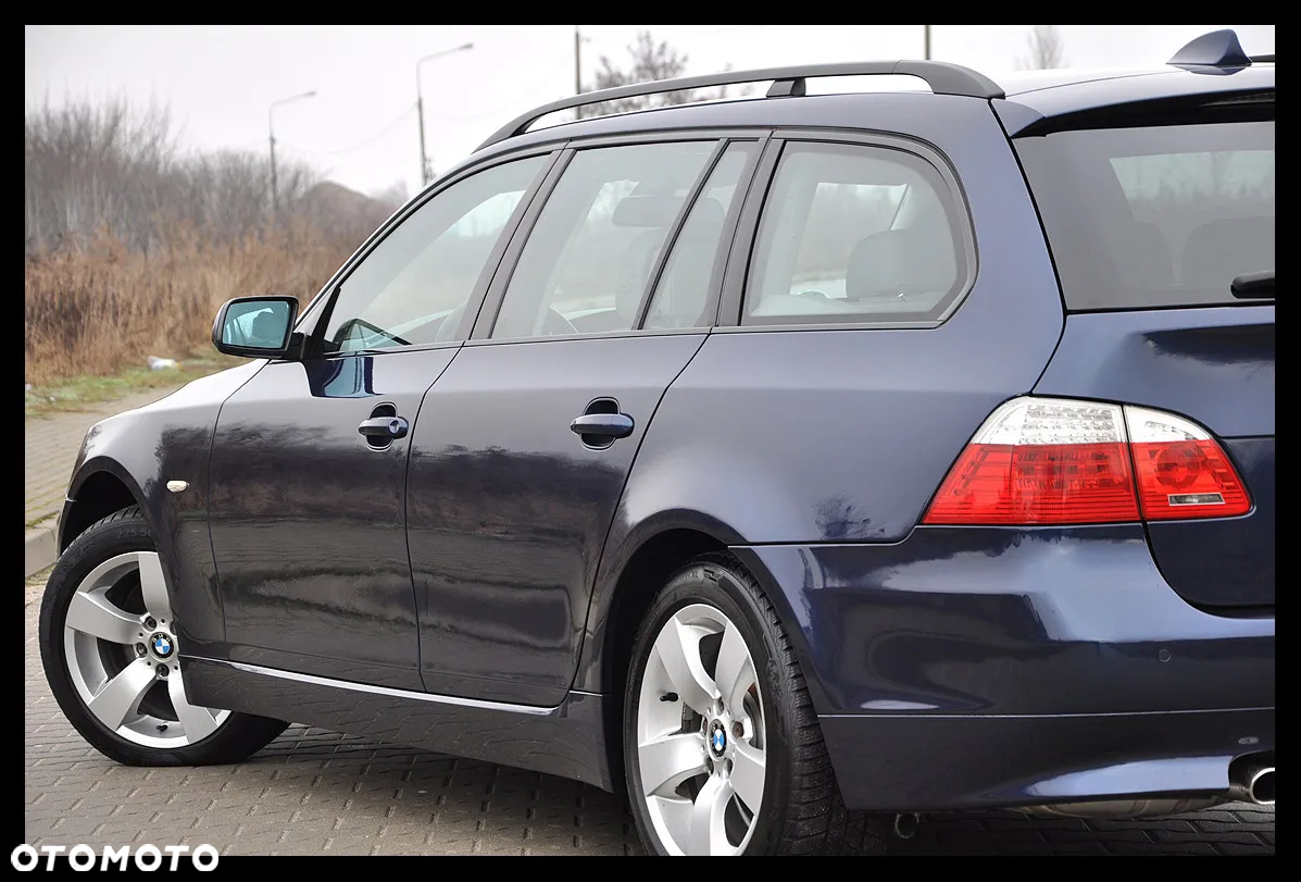 BMW Seria 5 525xi Touring Edition Lifestyle - 13
