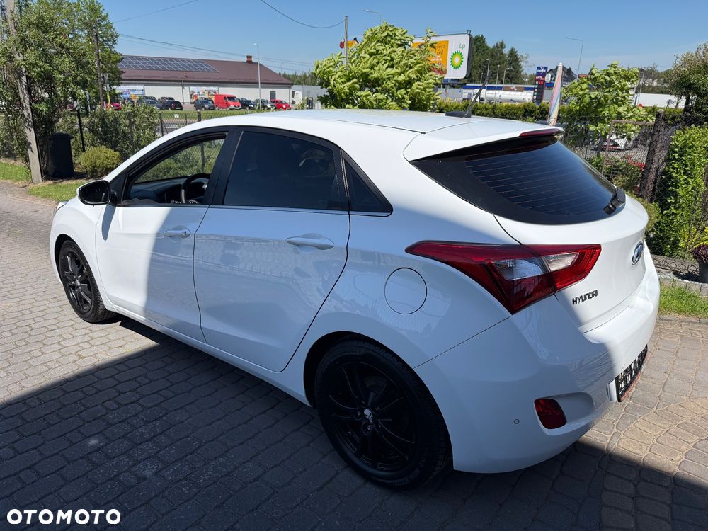 Hyundai i30 blue 1.4 YES Gold - 6