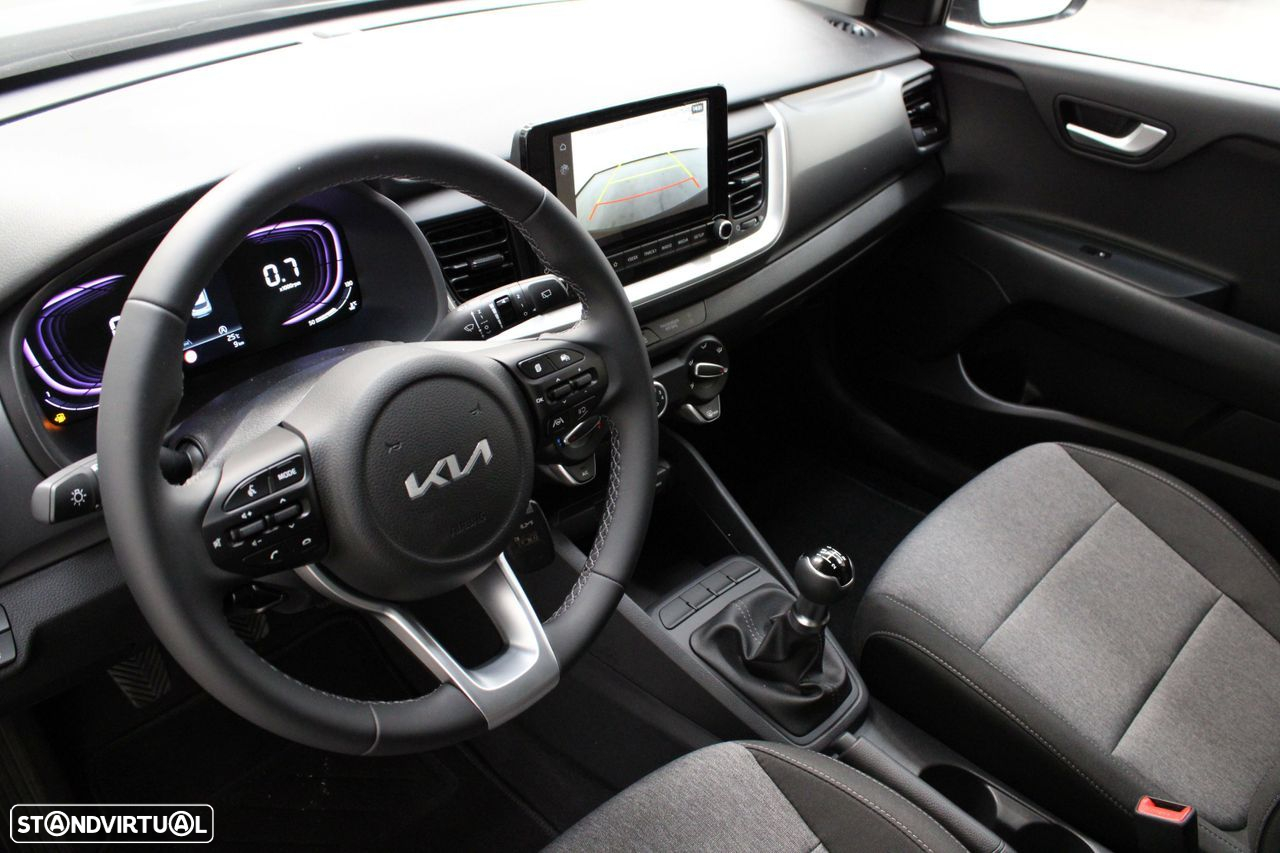 Kia Stonic 1.2 MPi Dynamic - 11
