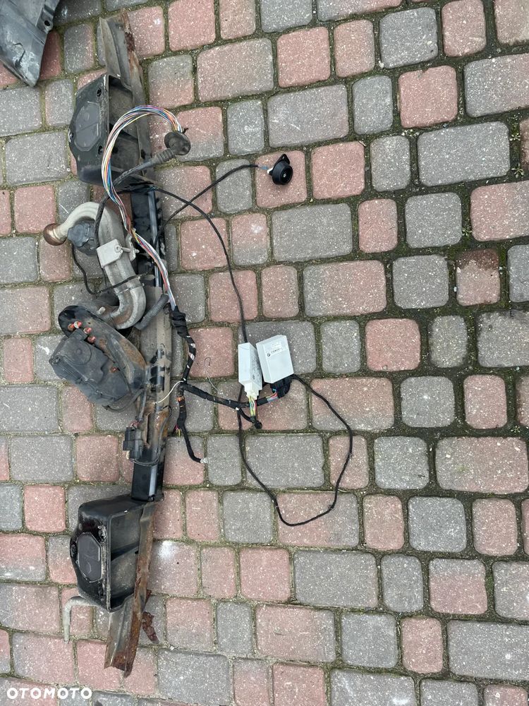 bmw e90 e91 hak elektryczny SPRAWNY ORYGINAŁ ! Wysuwany ( filmik ) - 4