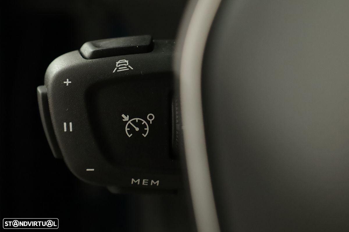Peugeot 5008 1.2 Hybrid Allure Pack e-DCS6 - 17