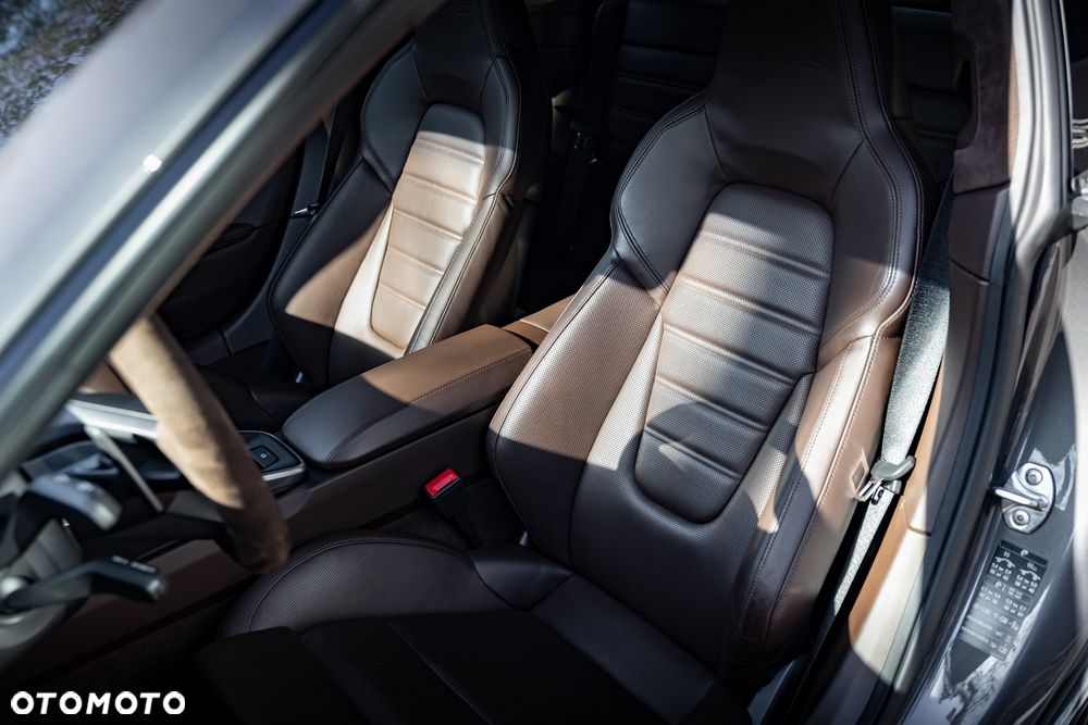 Porsche 911 Turbo S - 29