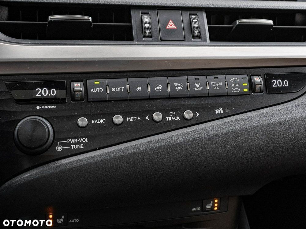 Lexus ES - 21