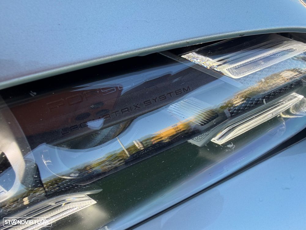 Porsche Taycan Turbo - 21