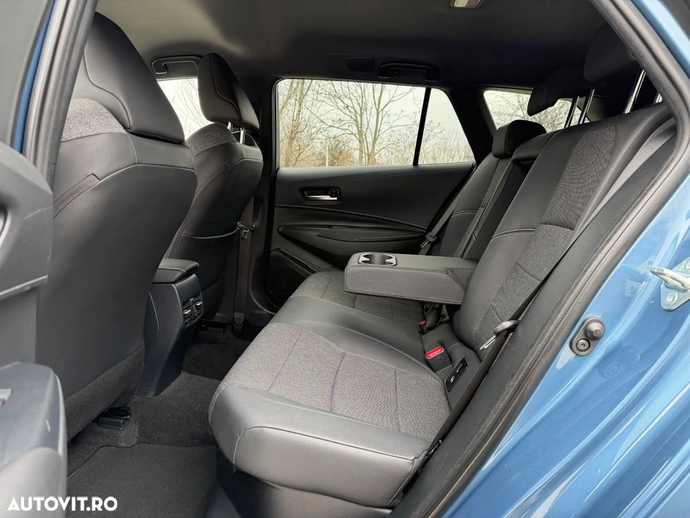 Toyota Corolla 1.8 HSD Business - 10