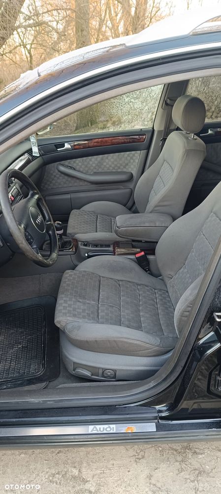 Audi A6 Avant 2.4 - 6