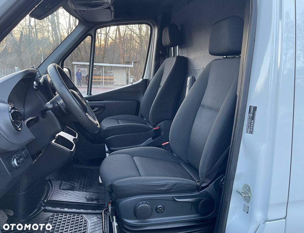 Mercedes-Benz Sprinter - 17