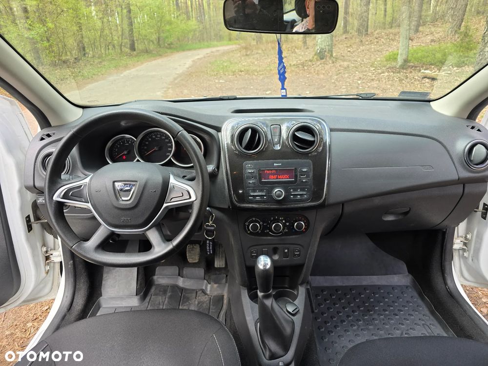 Dacia Logan 1.2 16V Laureate EU6 - 7