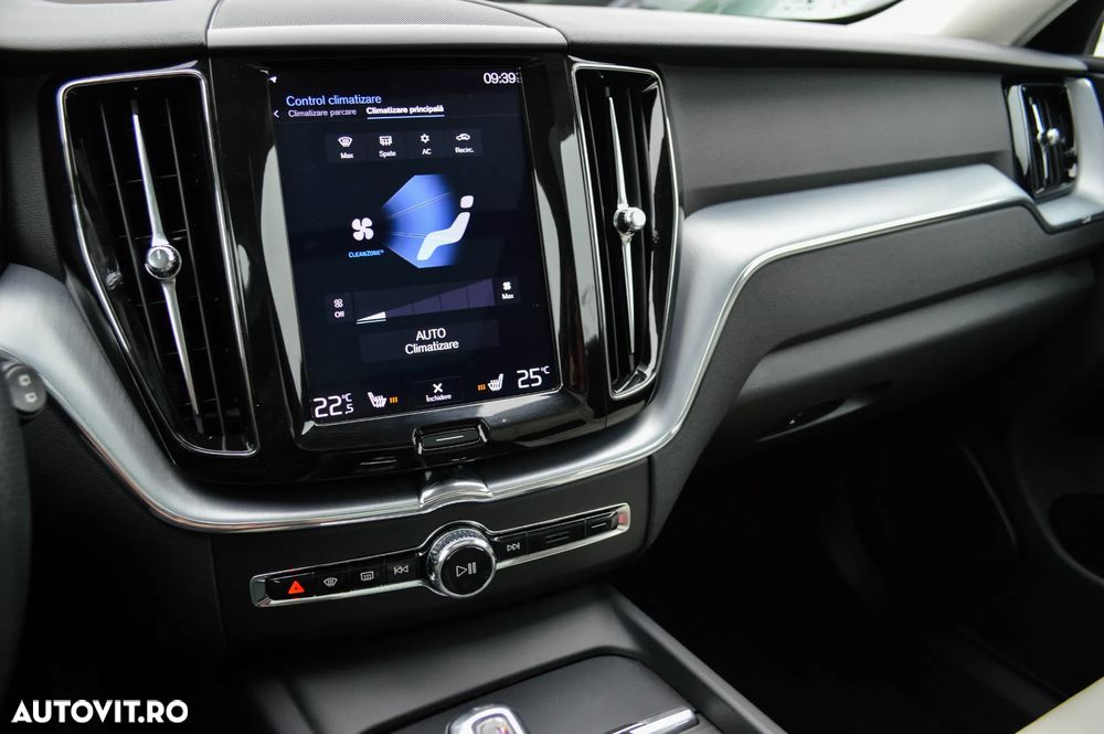 Volvo XC 60 T8 Twin Engine AWD Geartronic Inscription - 29