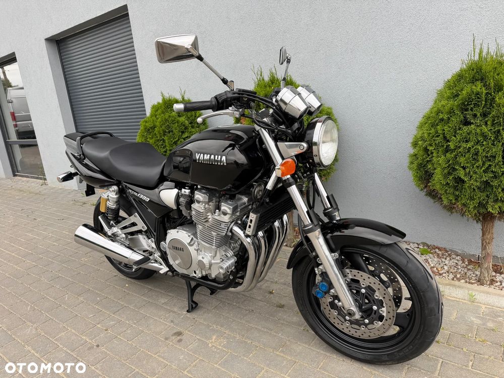 Yamaha XJR - 3