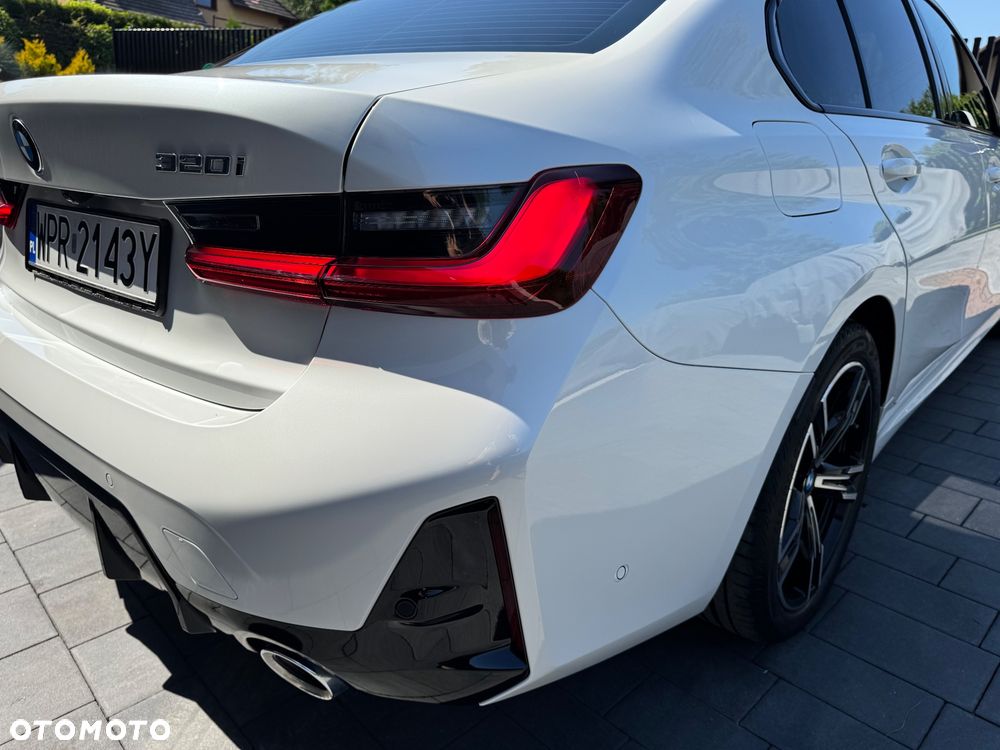 BMW Seria 3 320i M Sport - 34
