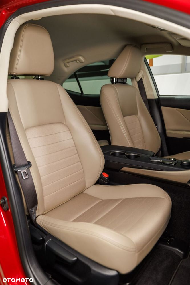 Lexus IS 200t Elegance - 18