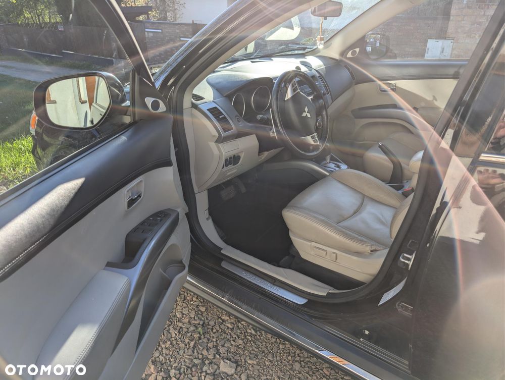 Mitsubishi Outlander 2.4 Instyle EU5 CVT - 8