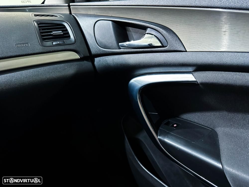 Opel Insignia - 31