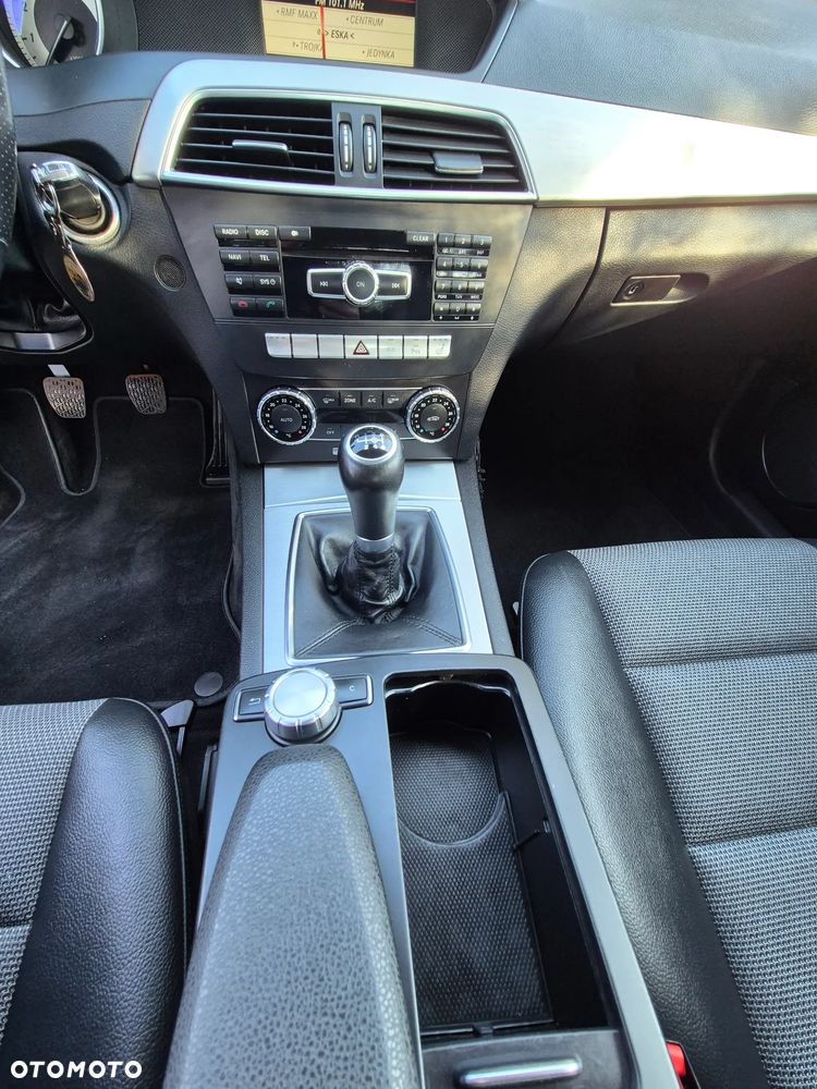 Mercedes-Benz Klasa C 180 (BlueEFFICIENCY) Avantgarde - 9