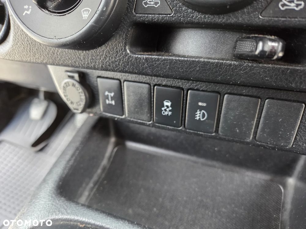 Toyota Hilux 2.4 D-4D Double Cab DLX 4x4 - 27