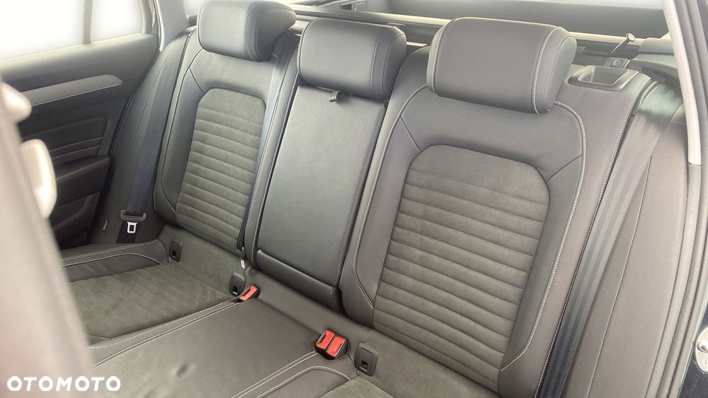 Volkswagen Passat - 13
