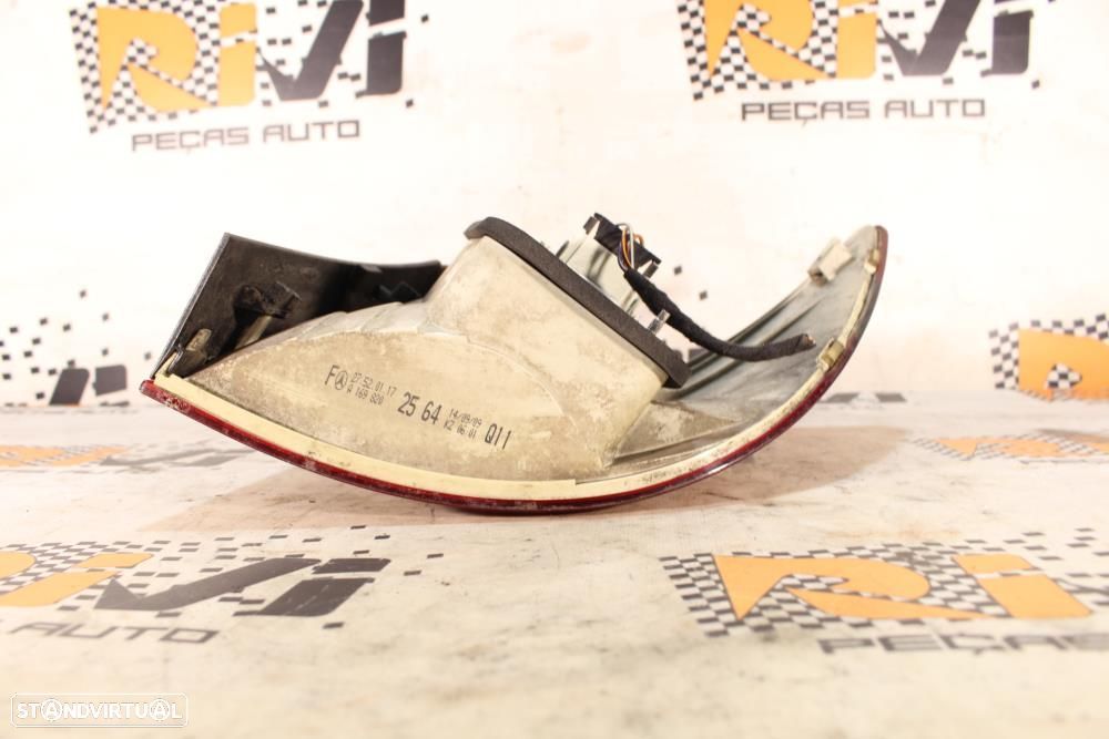 Farolim Esquerdo Mercedes-Benz B-Class (W245)  A16982025064 / Chassi C - 10