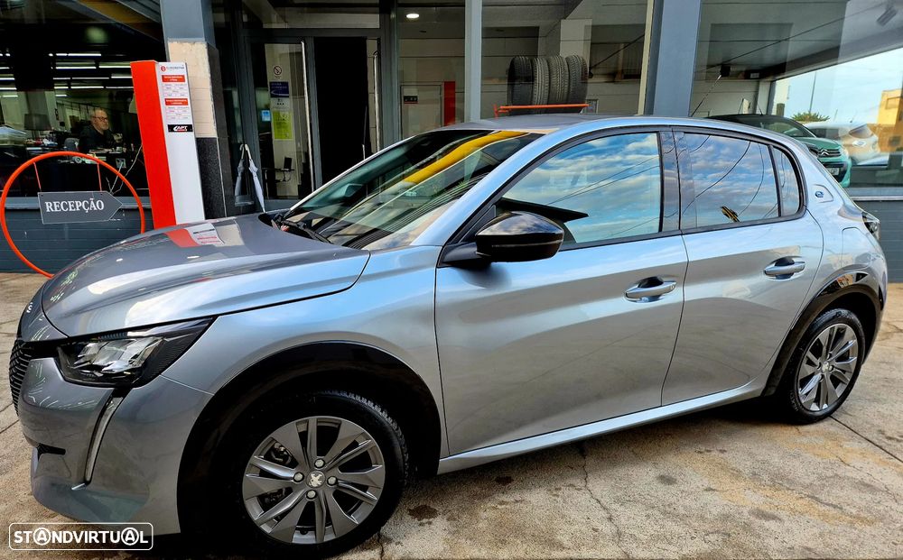 Peugeot e-208 Allure Pack - 23