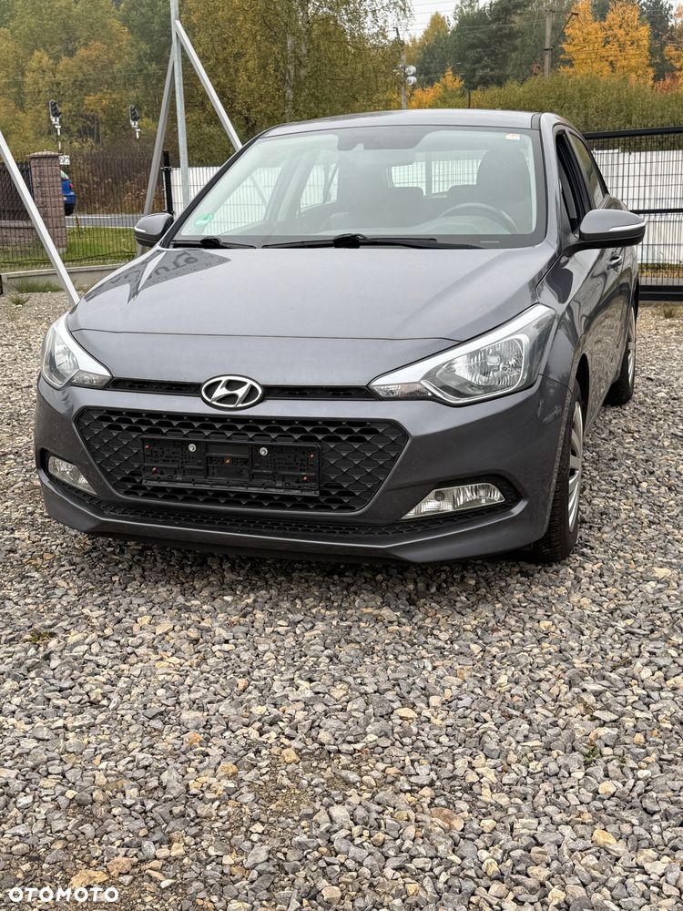 Hyundai i20 blue 1.2 Trend - 1