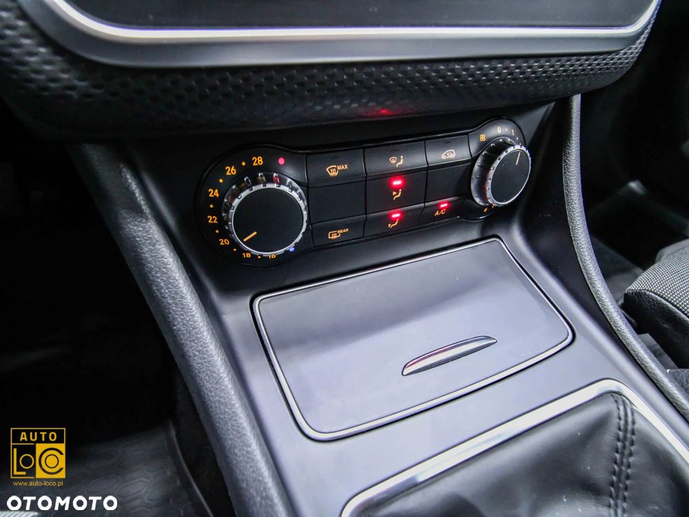 Mercedes-Benz Klasa A 160 AMG Line - 23
