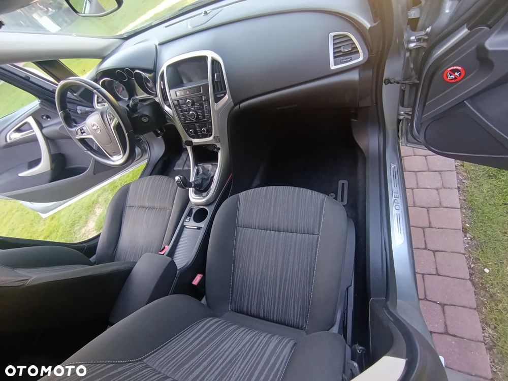 Opel Astra 1.6 Design Edition - 12