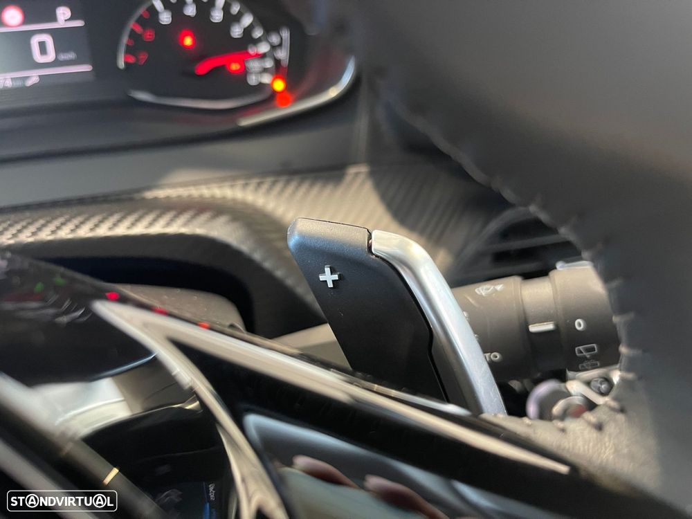 Peugeot 2008 1.2 PureTech Allure EAT8 - 13