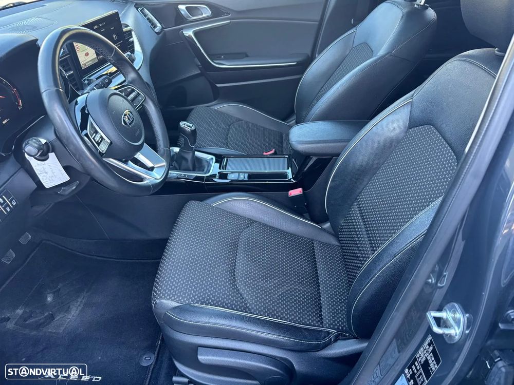 Kia XCeed 1.6 CRDi MHEV Tech - 22