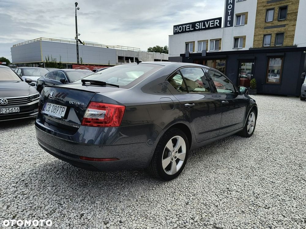 Skoda Octavia 2.0 TSI 4x4 Style DSG - 5
