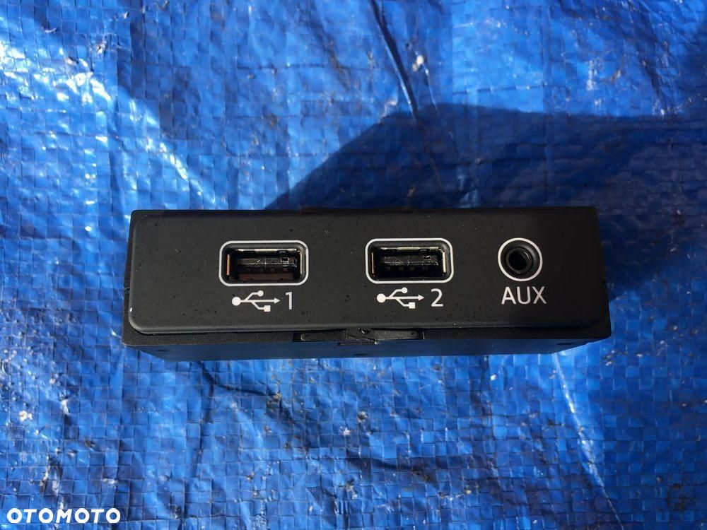 Audi A4 B9 A5 8W Q5 80A Port Gniazdo USB AUX 8W0035736 - 2
