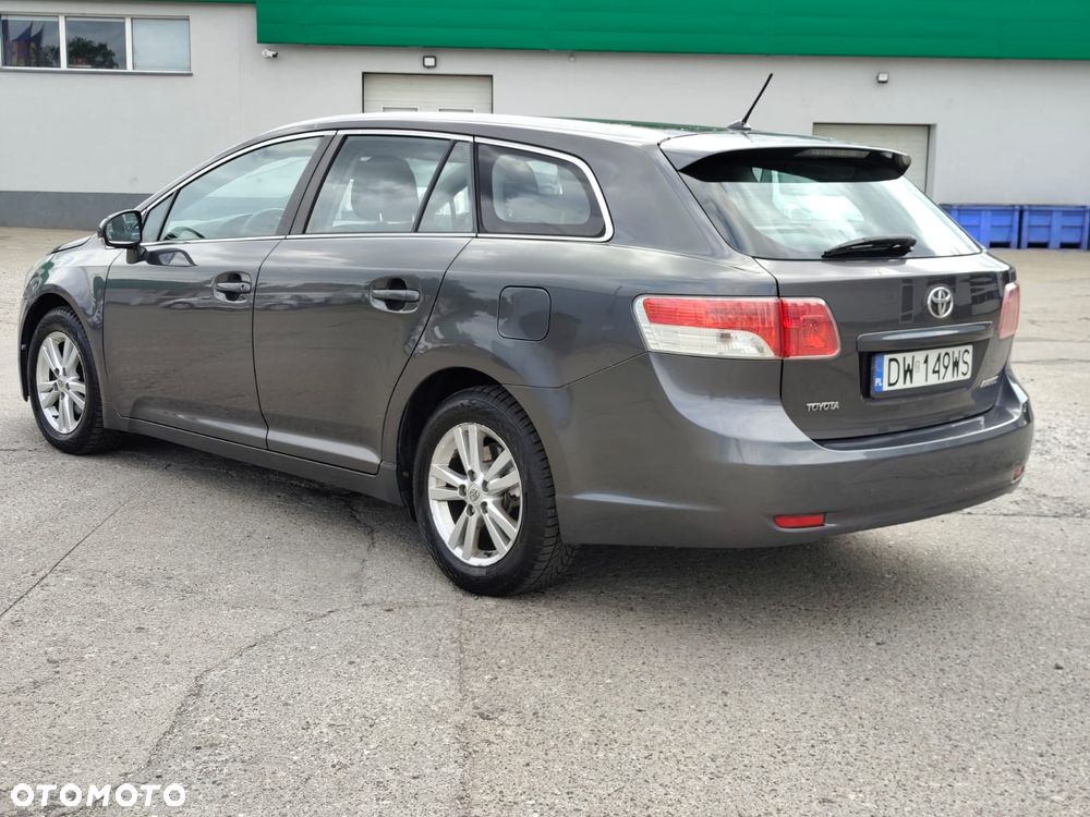 Toyota Avensis 2.0 D-4D Sol - 4