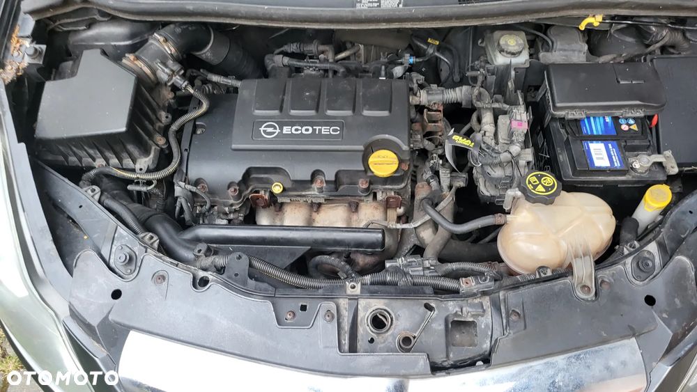 Opel Corsa 1.4 16V Cosmo - 18