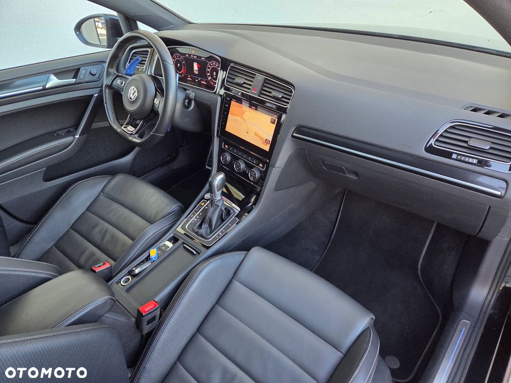 Volkswagen Golf - 10