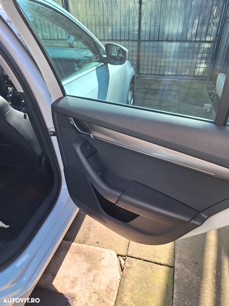 Skoda Octavia 2.0 TDI DSG Tour - 20