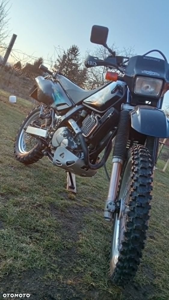 Suzuki DR - 6