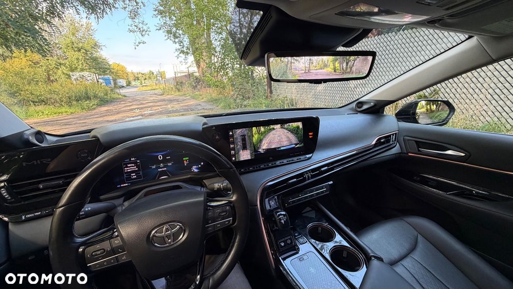 Toyota Mirai Luxury - 13