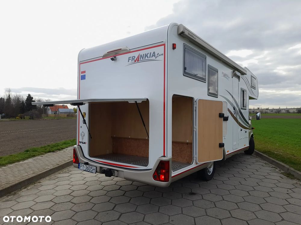 Mercedes-Benz Sprinter - 15