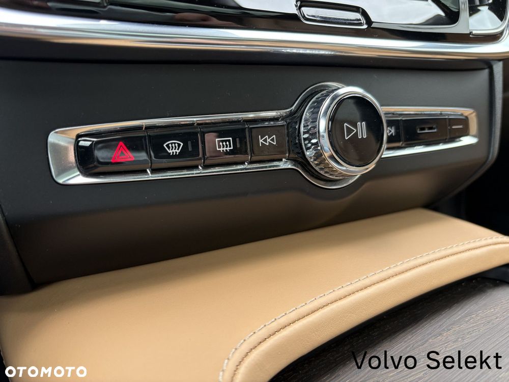 Volvo V90 Cross Country - 15