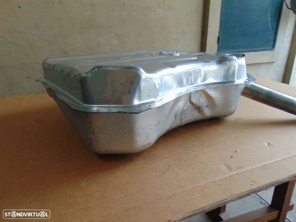 Renault 4L depósito gasolina - 3