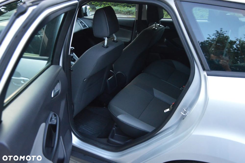 Ford Focus 1.6 TDCi DPF SYNC Edition - 18