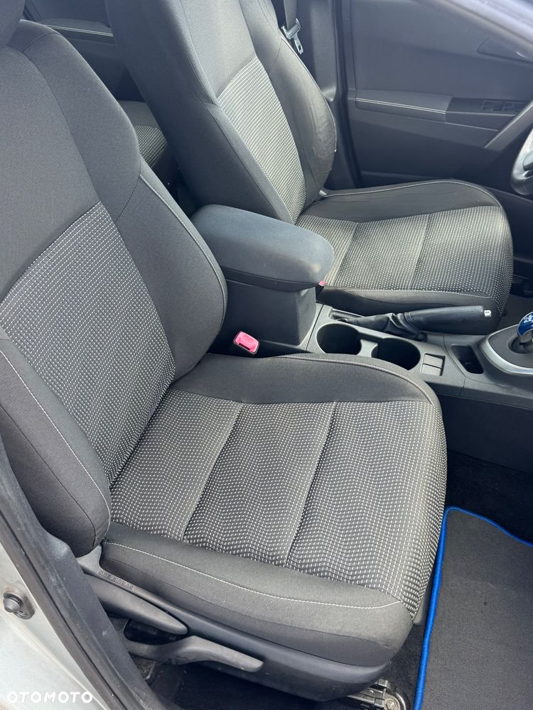 Toyota Auris - 16